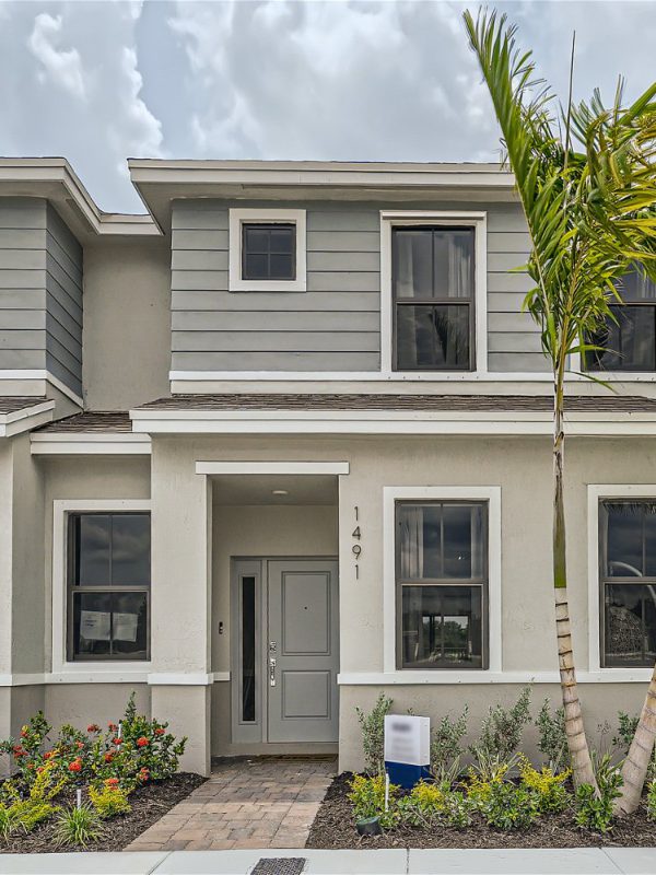 1491_NE_5th_Ave_-_Web_Quality_-_000_-_01_Exterior_Front-2-2