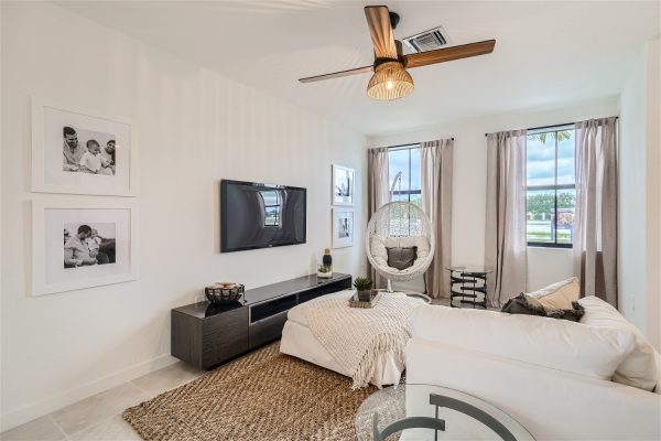 1491_NE_5th_Ave_-_Web_Quality_-_004_-_07_Living_Room