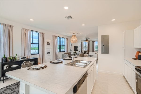 1491_NE_5th_Ave_-_Web_Quality_-_011_-_15_Kitchen