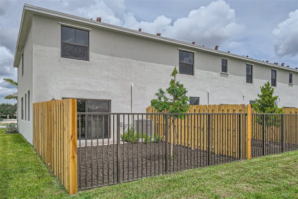 1491_NE_5th_Ave_-_Web_Quality_-_024_-_32_Exterior_Rear-2