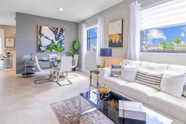 DAH_1455_Pic_Bordeaux_LivingRoom_1of2_F1_12_11_23