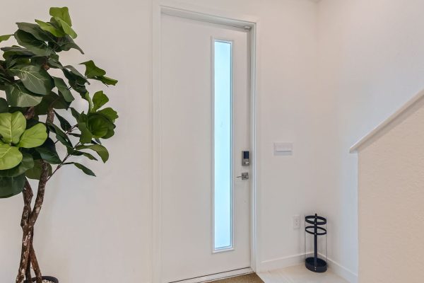 robie_0032_1567_SE_7th_Ct_-_Web_Quality_-_006_-_09_Foyer-2